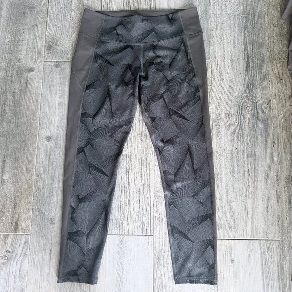 Under Armour Woman's Gray & Black Work Out Leggings. - Picture 1 of 2